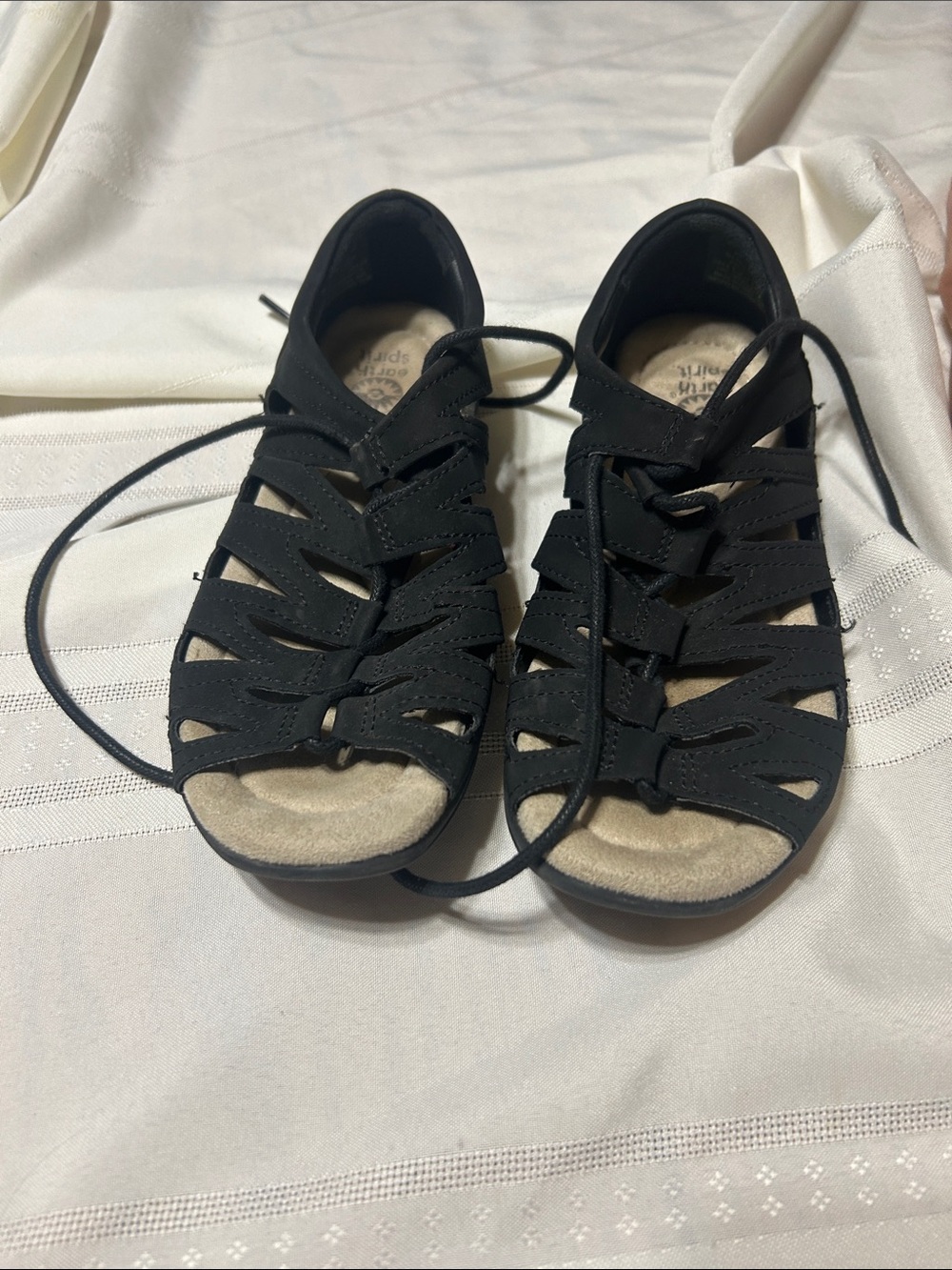 Earth Spirit Black Lace-Up Womenโs Gladiator Sandals